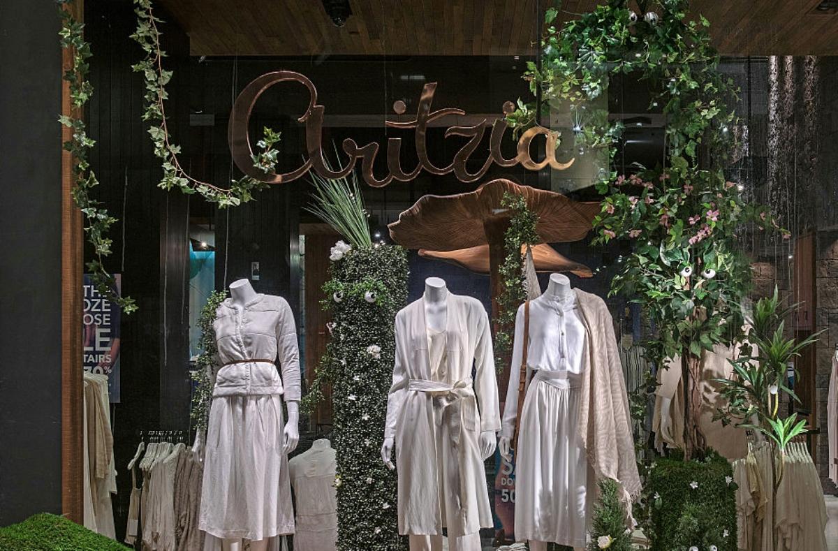 Aritzia storefront display